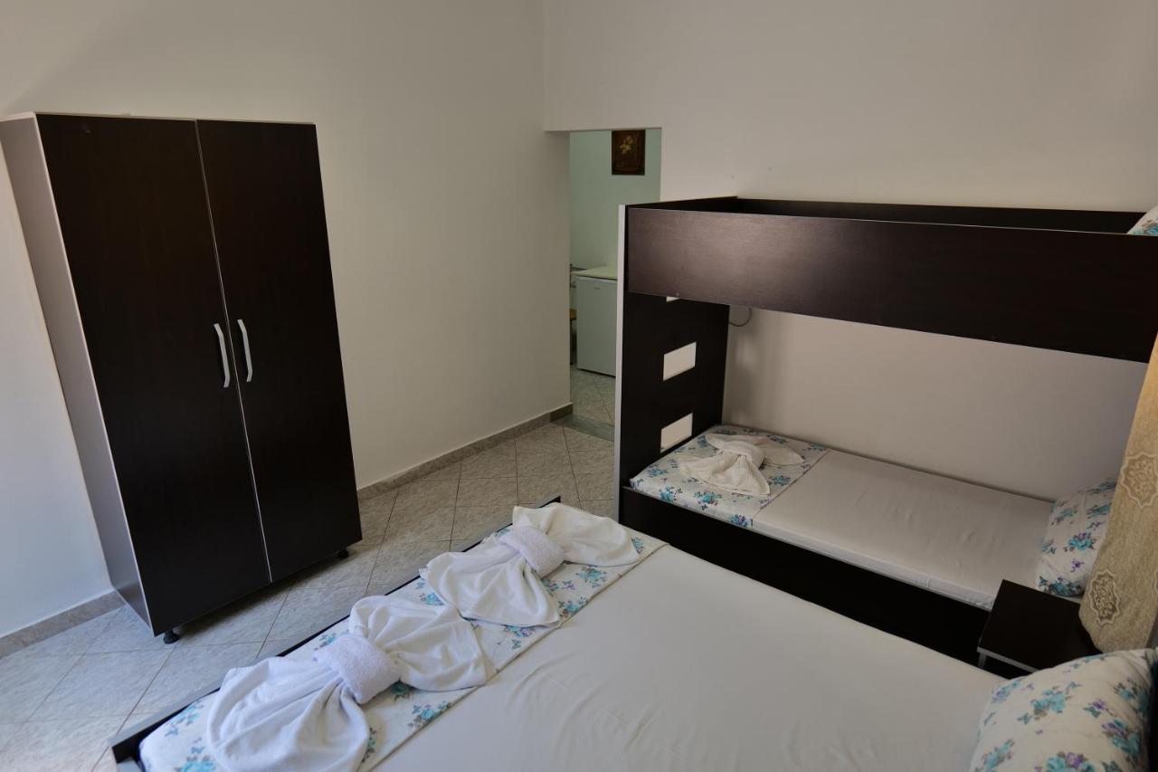 Hotel Panorama Piqeras Buitenkant foto